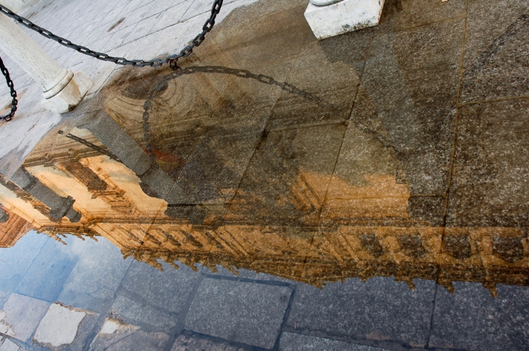 Reflejo Fachada del Colegio Mayor