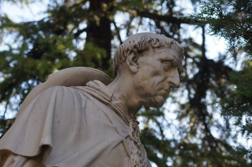 Estatua de Cisneros 